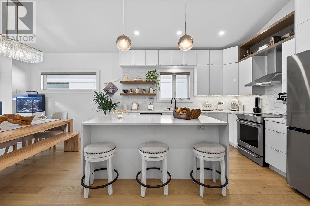 1793 Queen ST E - 24