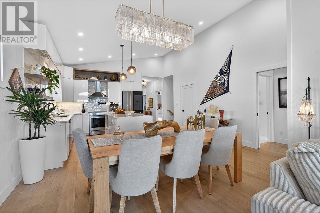 1793 Queen ST E - 31