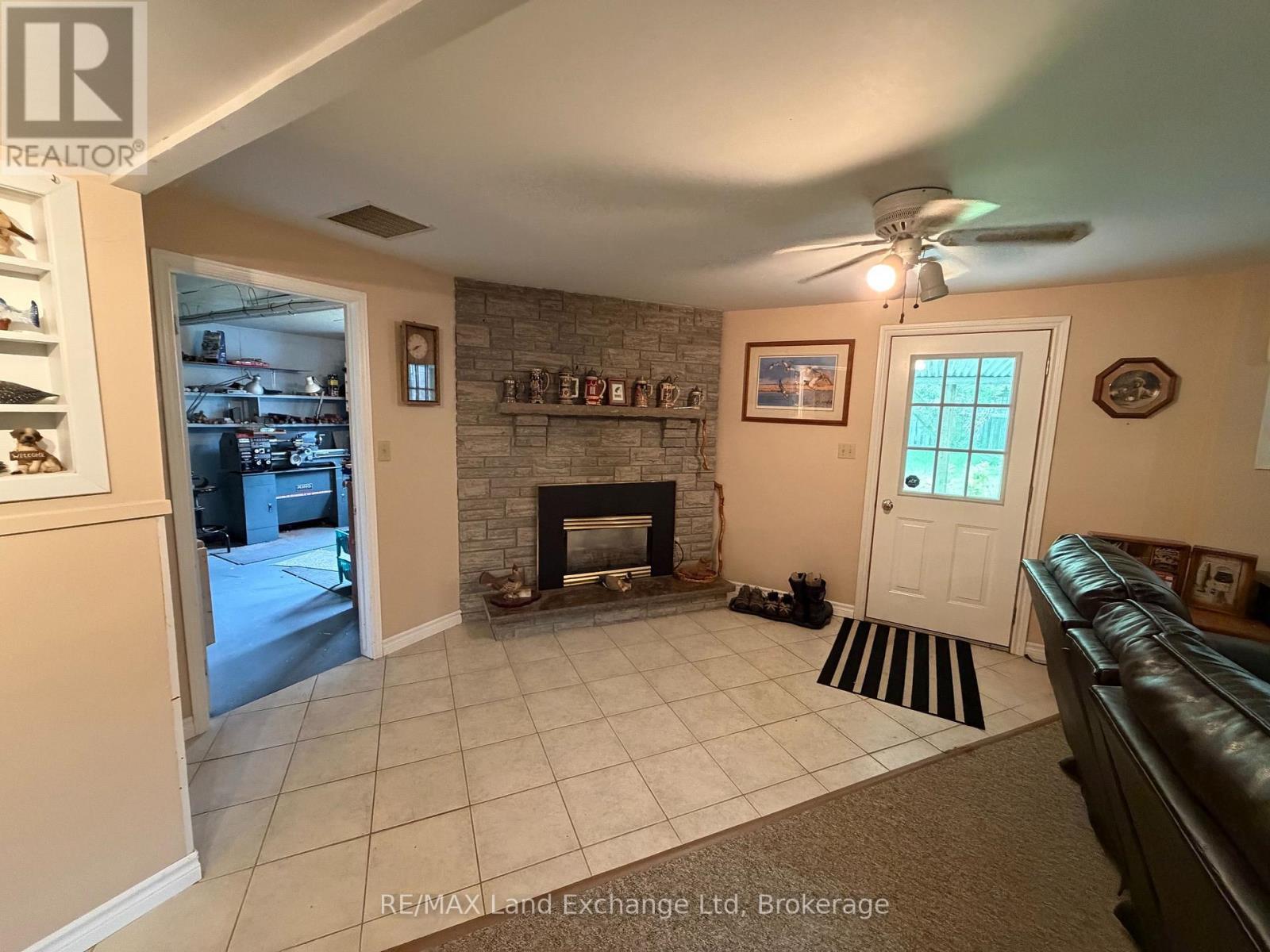 115 VICTORIA STREET W - 22