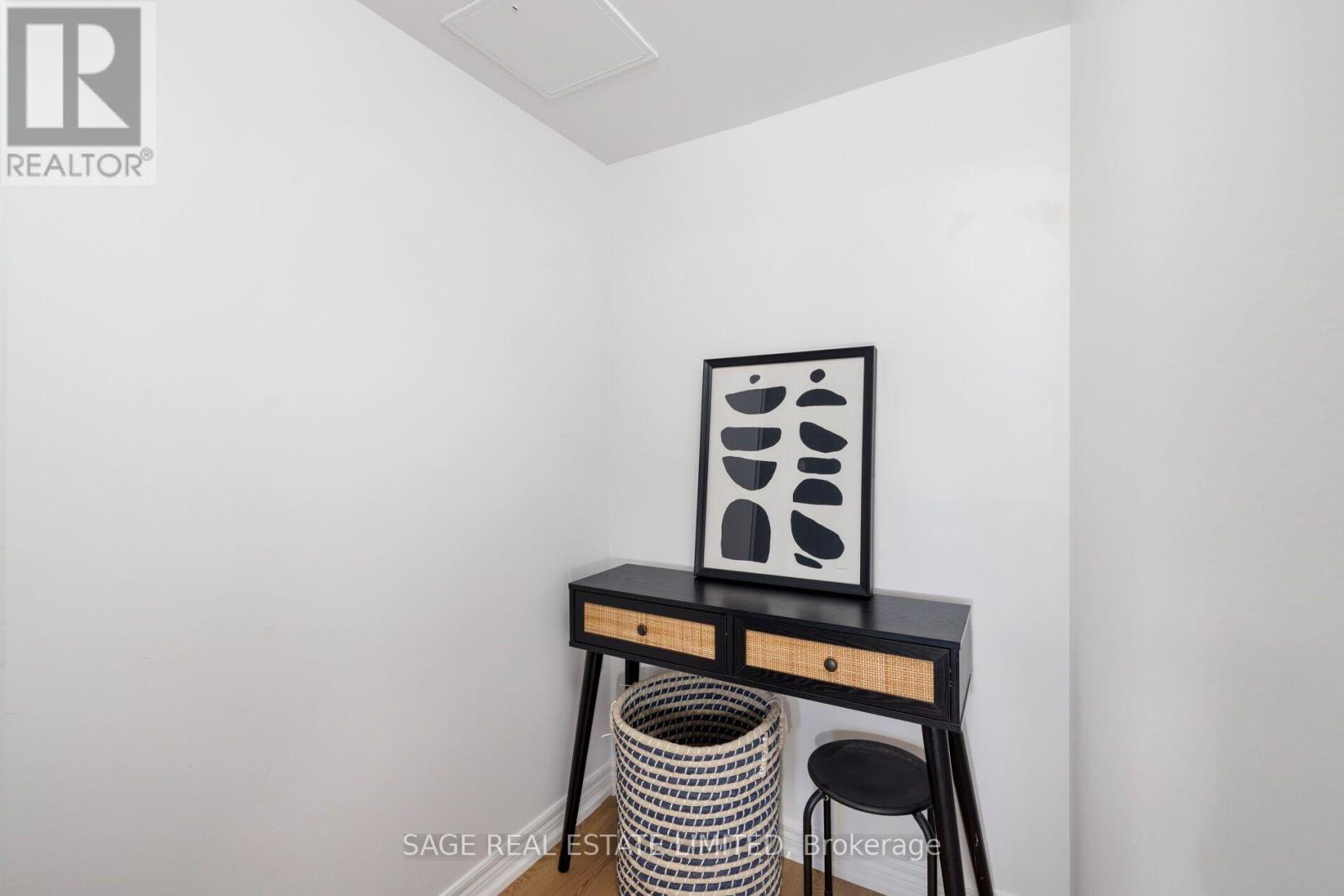 #205 1700 EGLINTON AVENUE E - 25