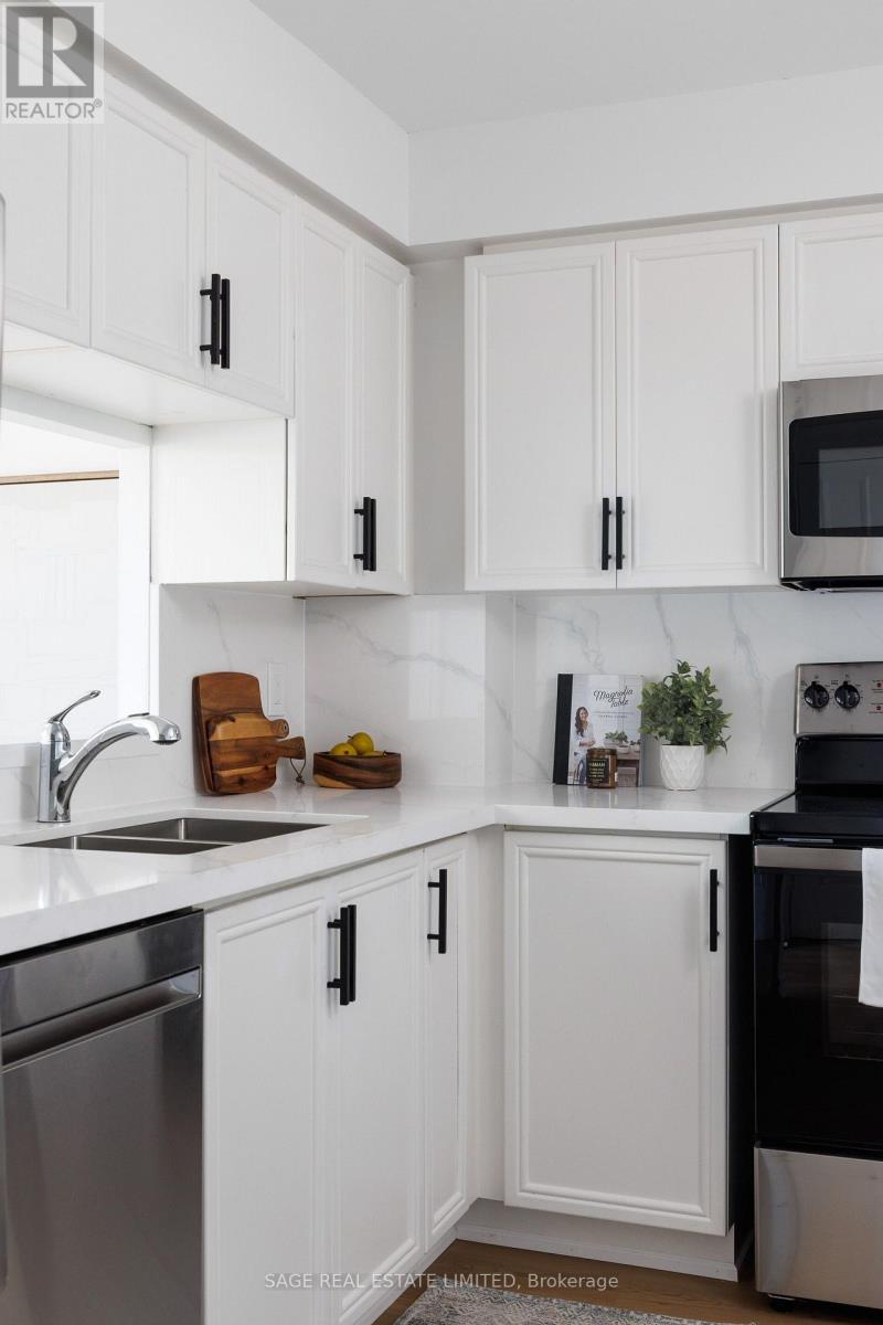 #205 1700 EGLINTON AVENUE E - 4