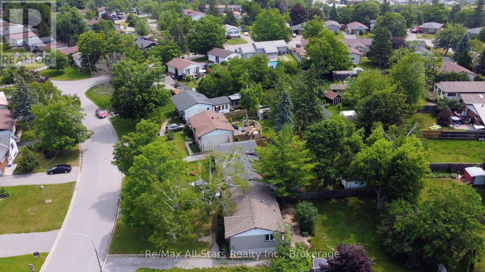 1886 CROFTDALE CRESCENT - 2