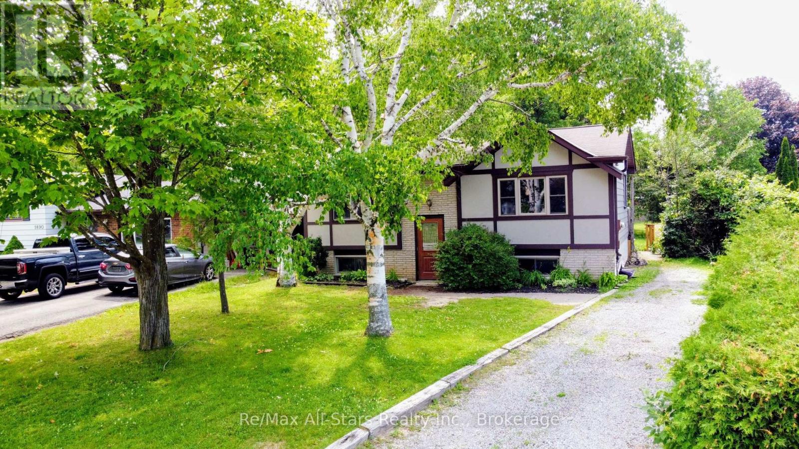1886 CROFTDALE CRESCENT - 4