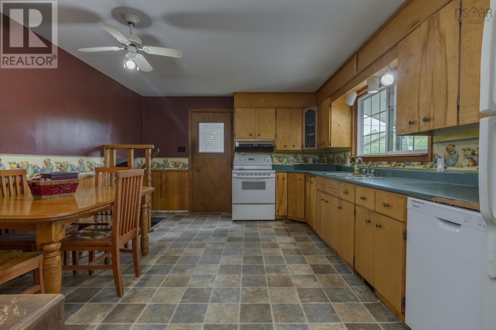 176 Miller Lake Road - 8