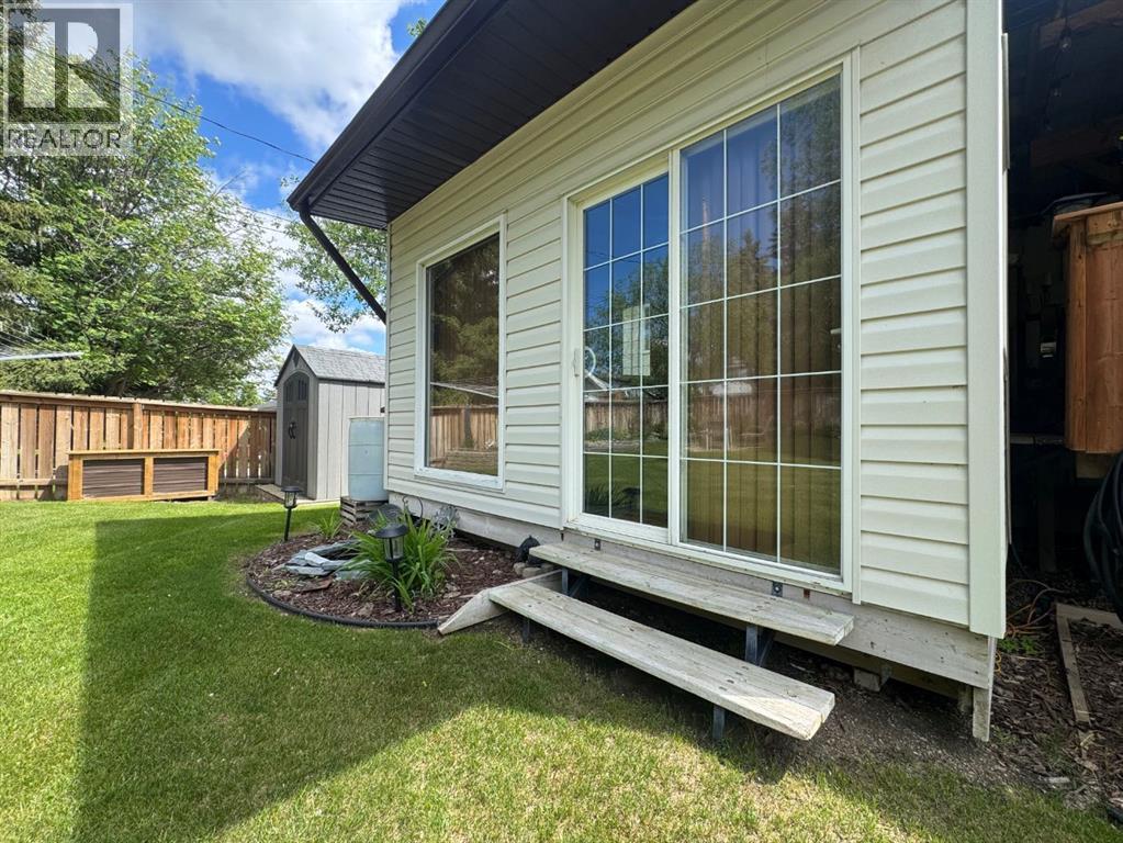 Listing photo – 5001 45 Street, Sedgewick
