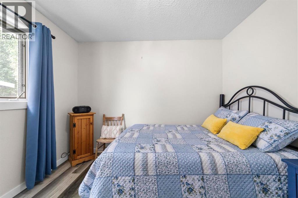 5412 60 Street - 15