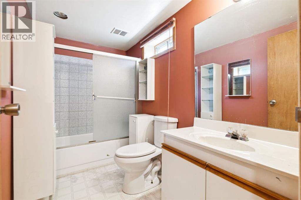 8028 5 Street SW - 20
