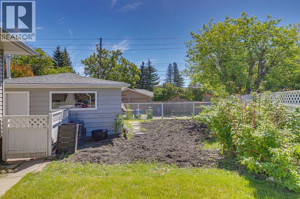 8028 5 Street SW - 26
