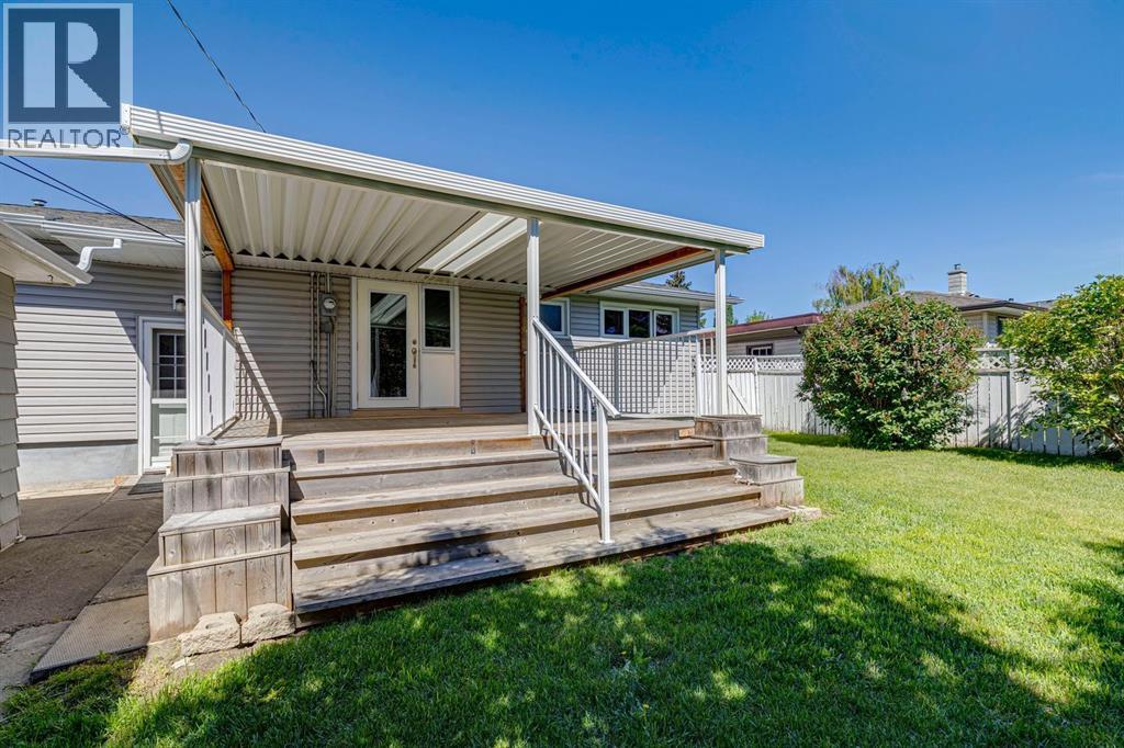 8028 5 Street SW - 22