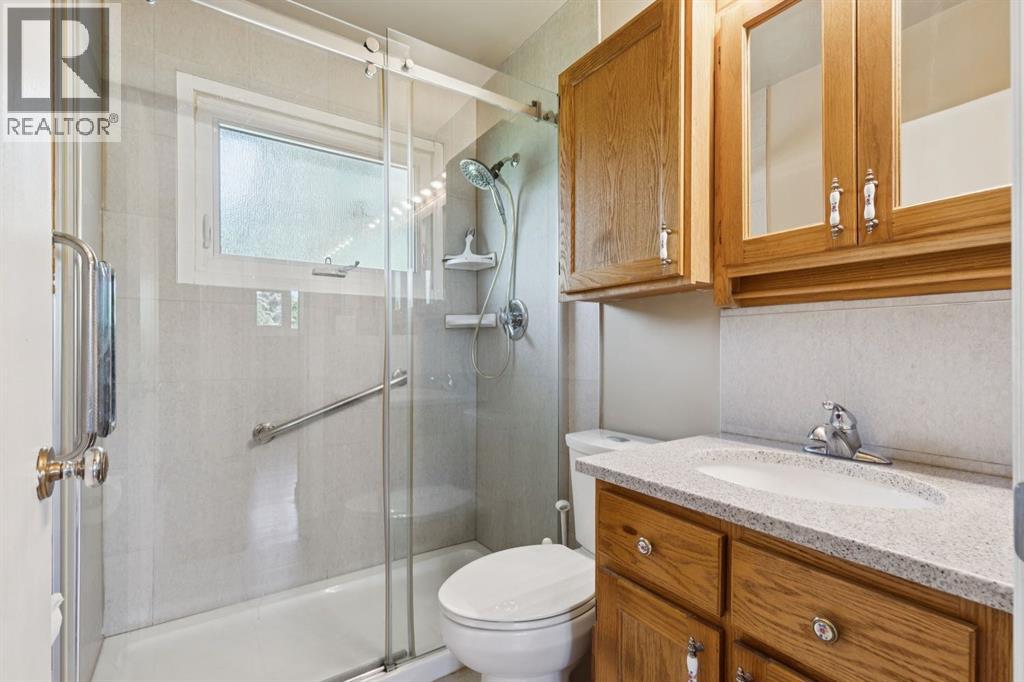8028 5 Street SW - 15