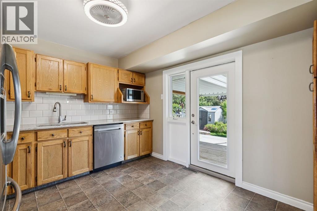 8028 5 Street SW - 7