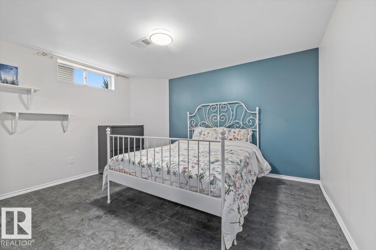 5507 102A AV NW - 24
