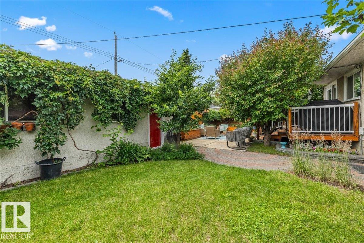 5507 102A AV NW - 32