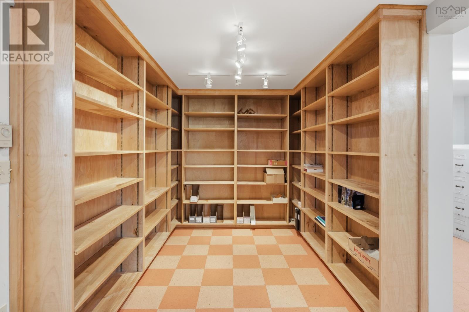 6 Dimock Road - 40