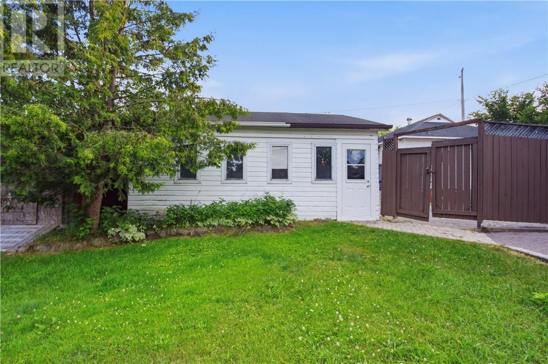 253 Eighth Avenue - Image 35