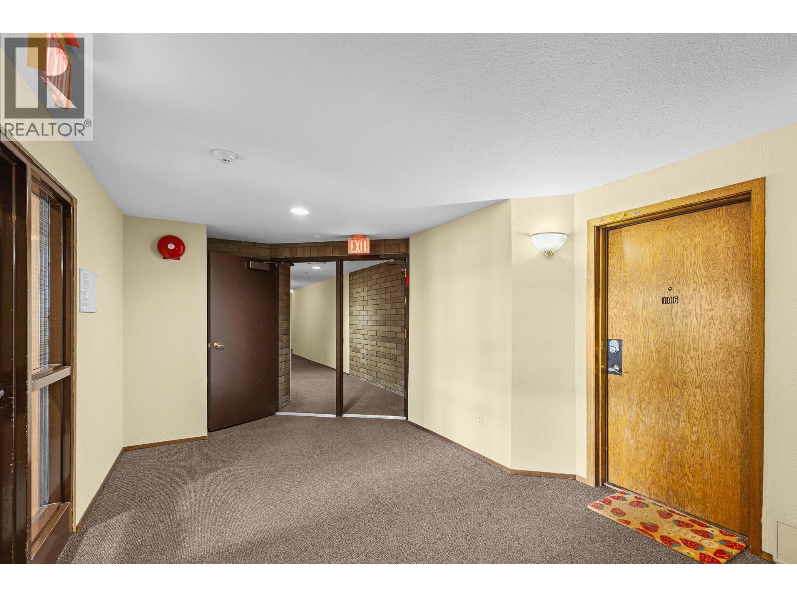 106 983 Bernard Avenue, Kelowna