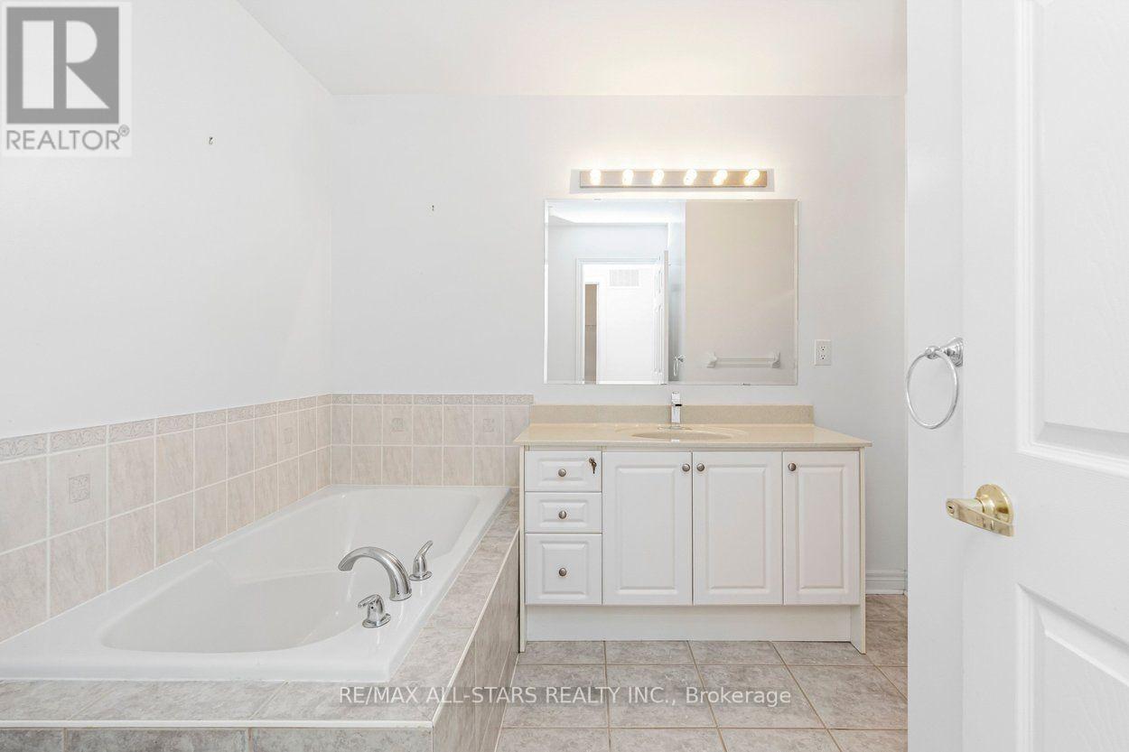 113 LOUISBOURG WAY - Image 24