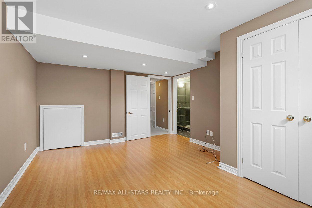 113 LOUISBOURG WAY - Image 35