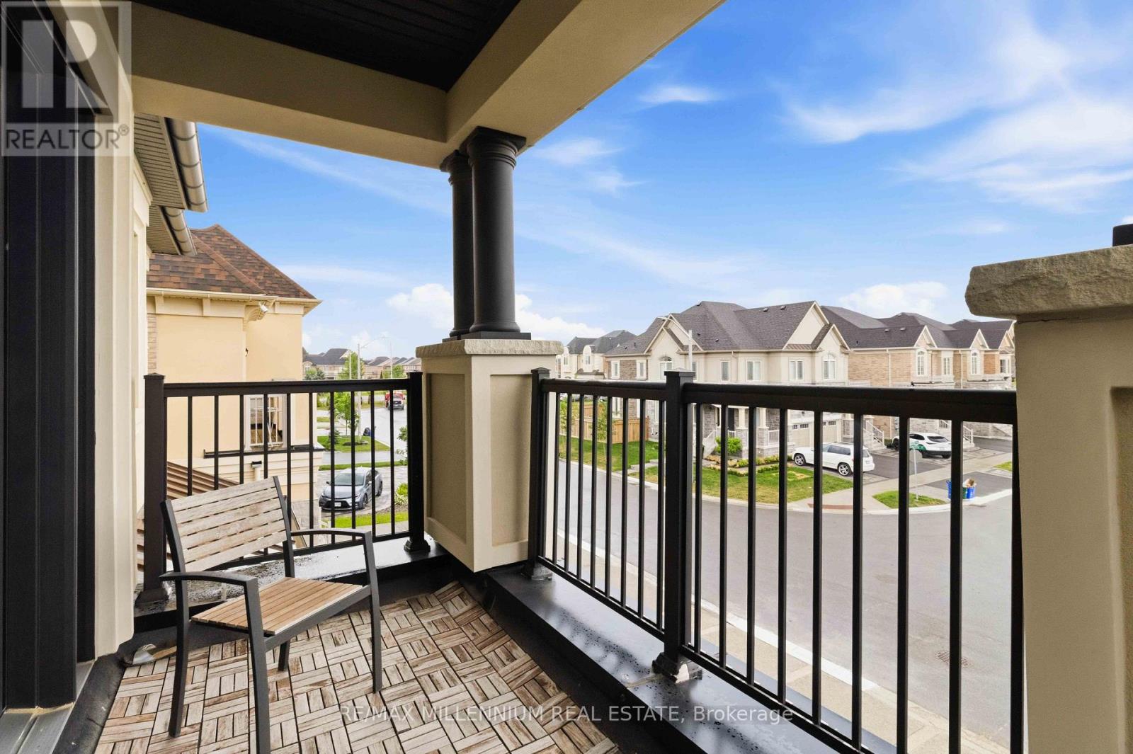 69 MENOTTI DRIVE - 44