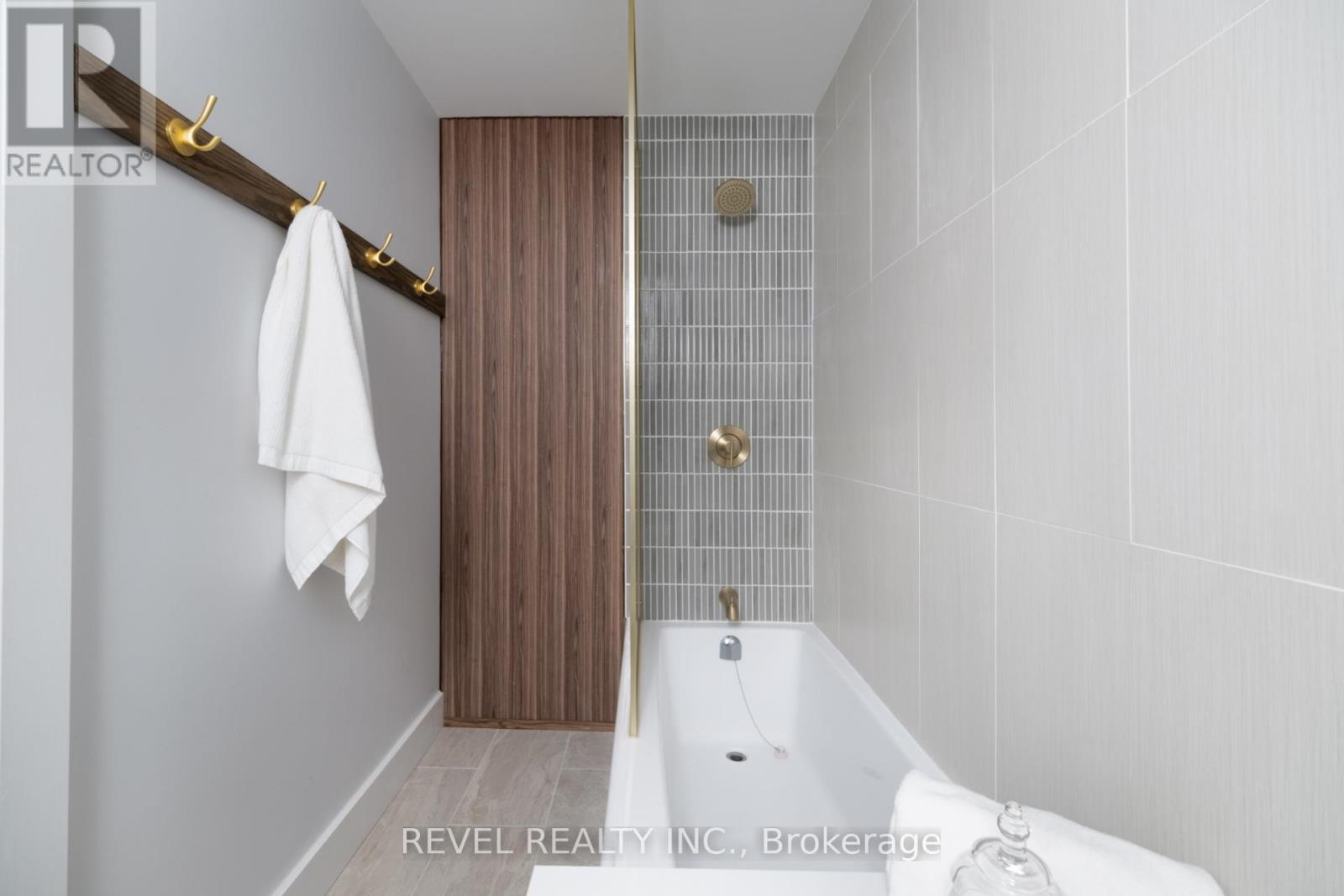 1470 QUEEN STREET W - 23