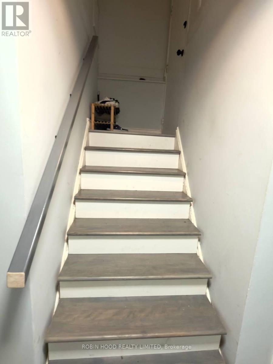 #A&B 35 TAUVETTE STREET - 17