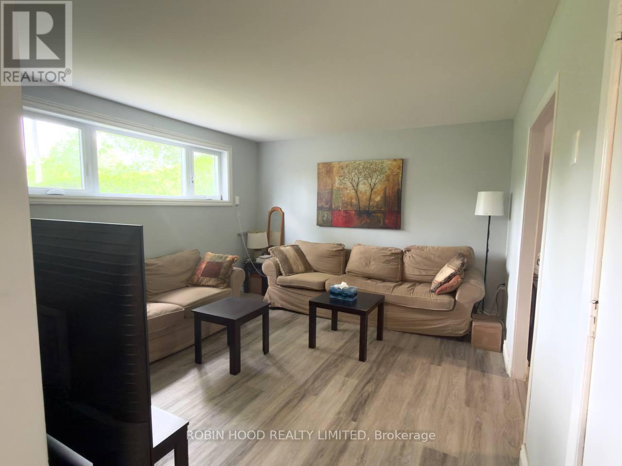 #A&B 35 TAUVETTE STREET - 19