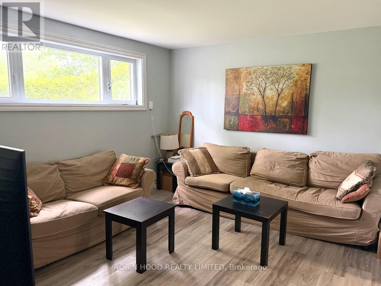 #A&B 35 TAUVETTE STREET - 20