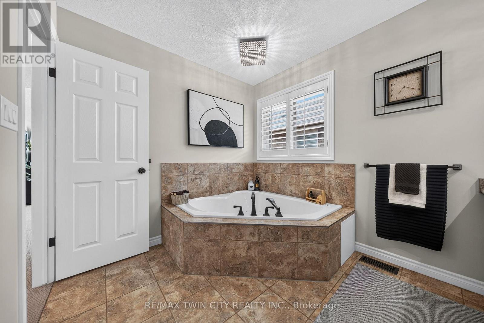 101 FITZGERALD DRIVE - 32