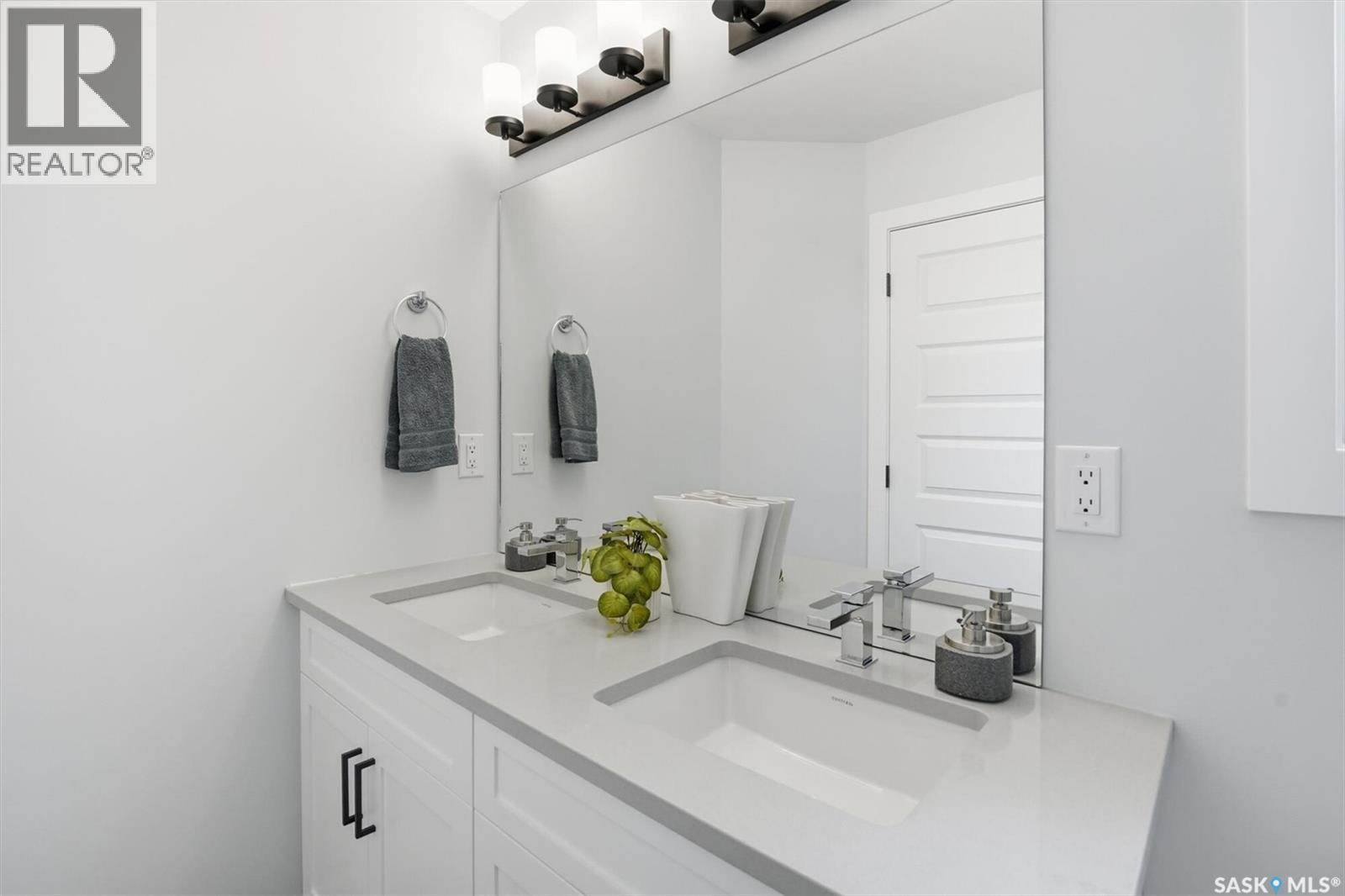 265 Lakeside BOULEVARD - 29