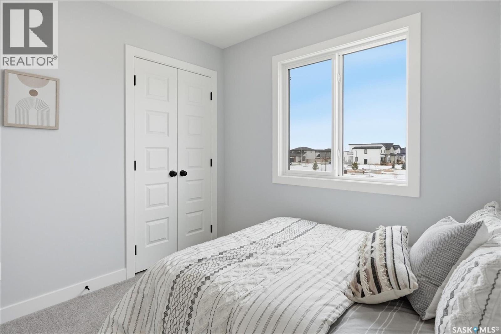 265 Lakeside BOULEVARD - 33