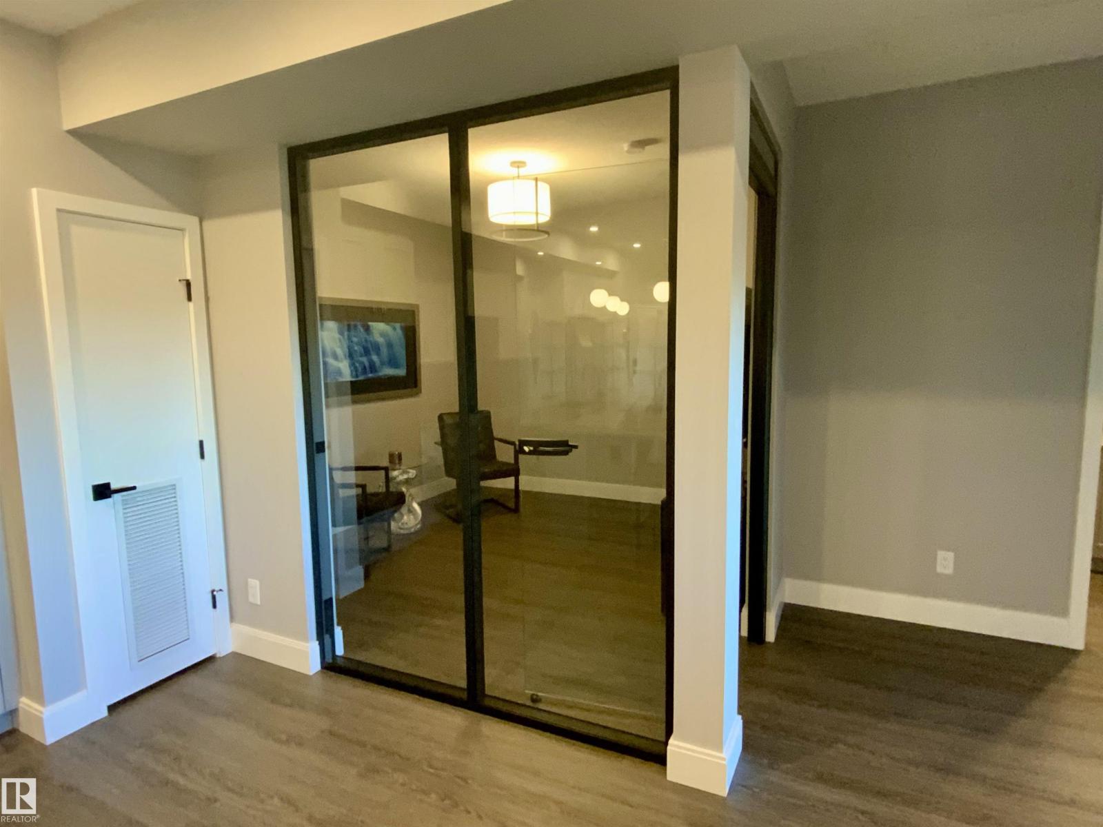 #311 7463 MAY CM NW - 24