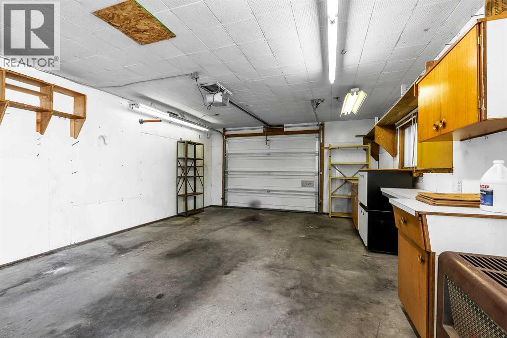 5247 Thomas Street NE - 31
