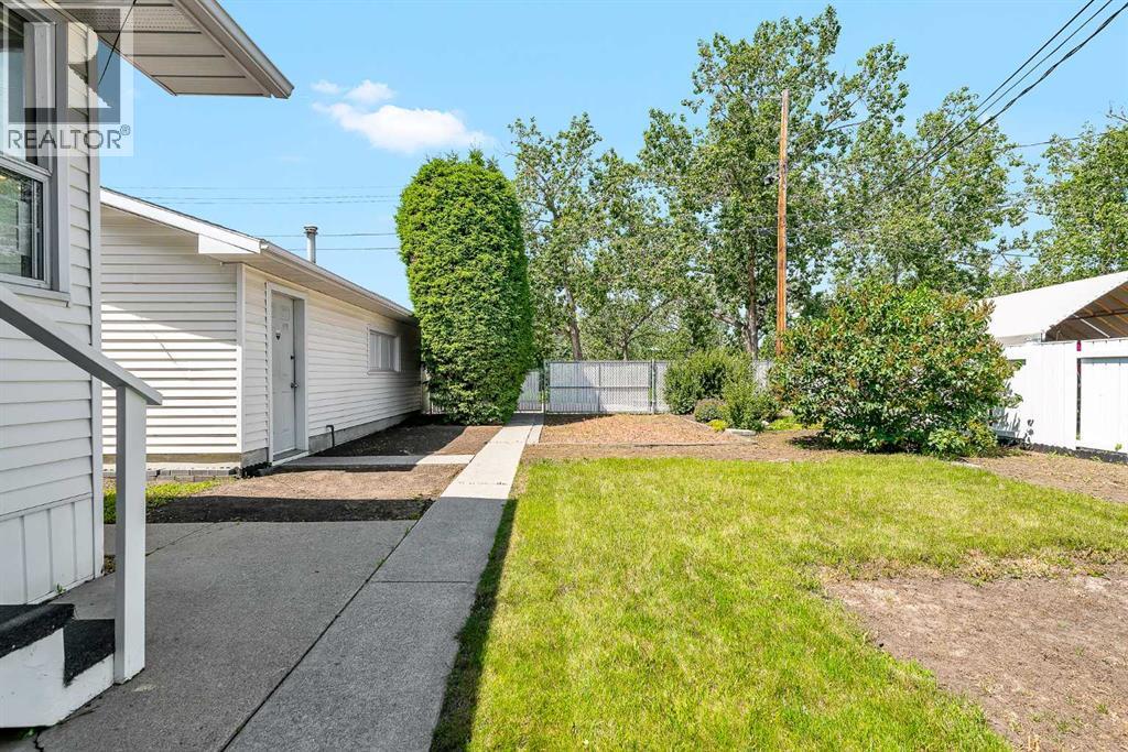 5247 Thomas Street NE - 32