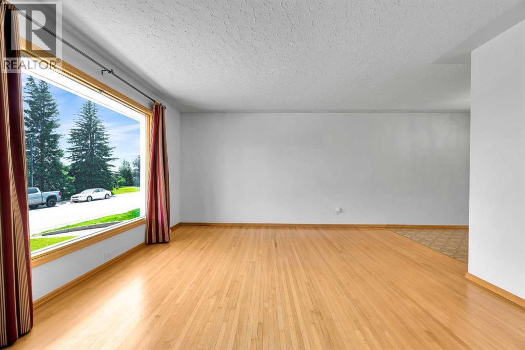 5247 Thomas Street NE - 4