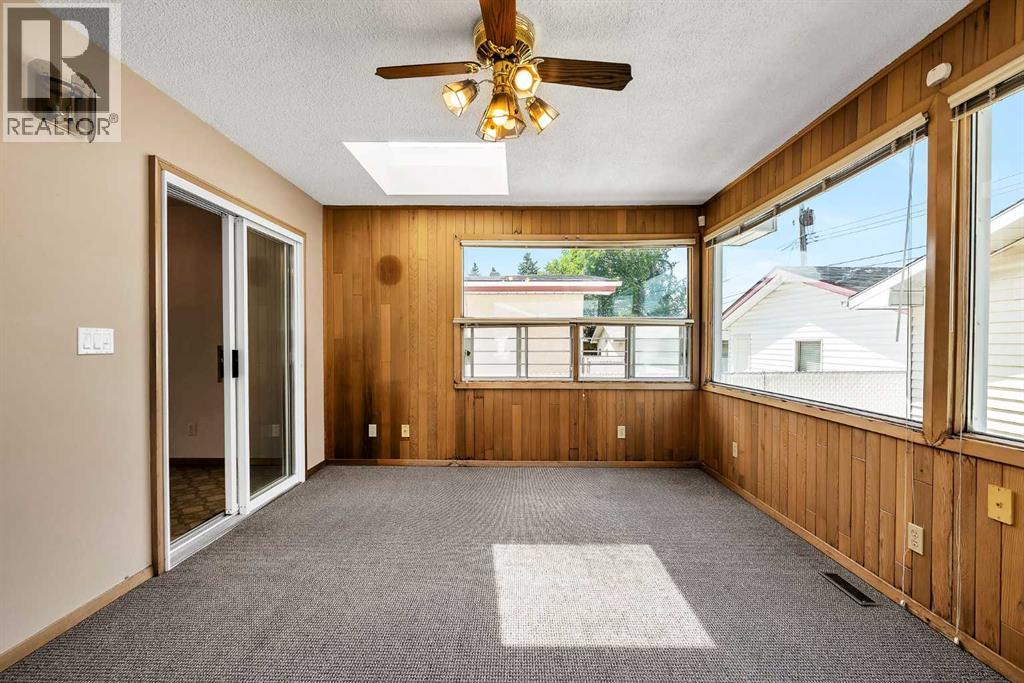 5247 Thomas Street NE - 13