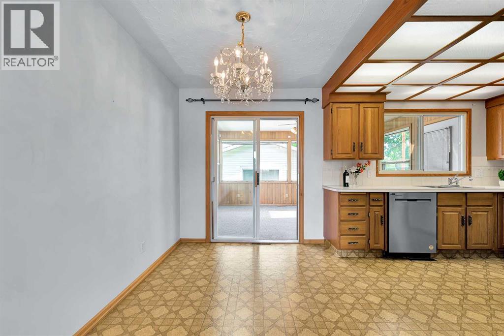 5247 Thomas Street NE - 7