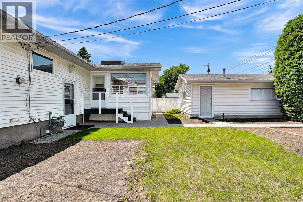 5247 Thomas Street NE - 33