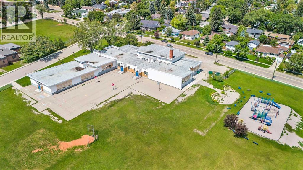 5247 Thomas Street NE - 44