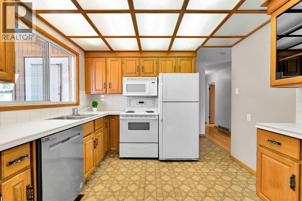 5247 Thomas Street NE - 10