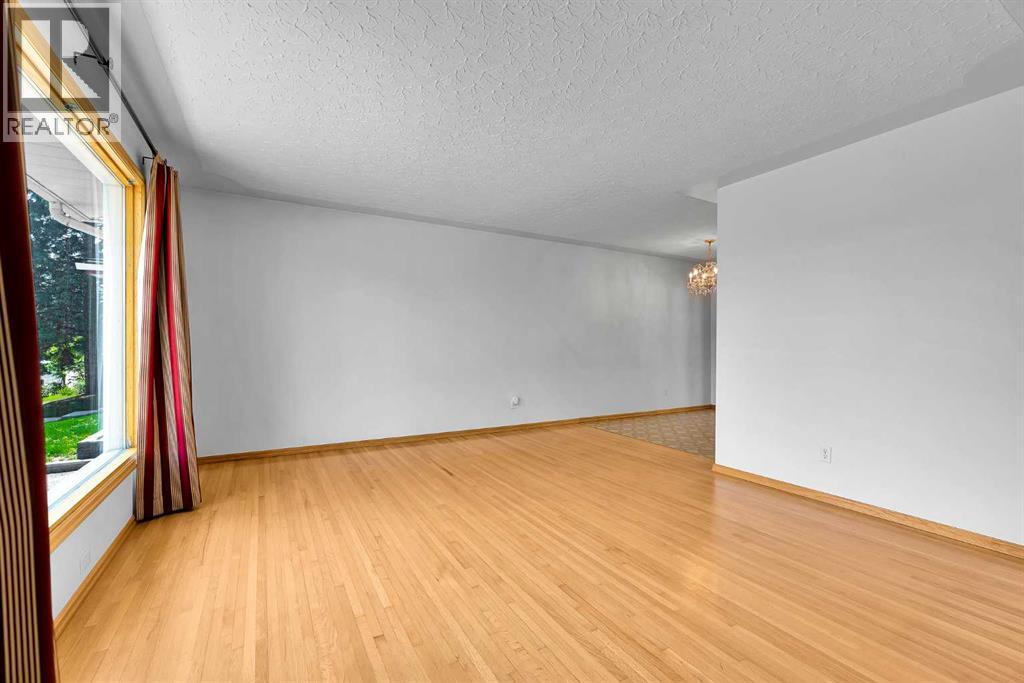 5247 Thomas Street NE - 5