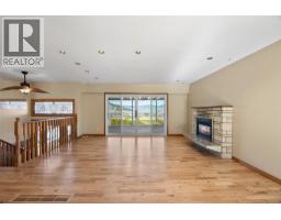 2pc Ensuite bath - 1667 Springhaven Place, Kamloops, BC V2E1C7 Photo 6