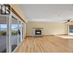 Dining room - 1667 Springhaven Place, Kamloops, BC V2E1C7 Photo 11
