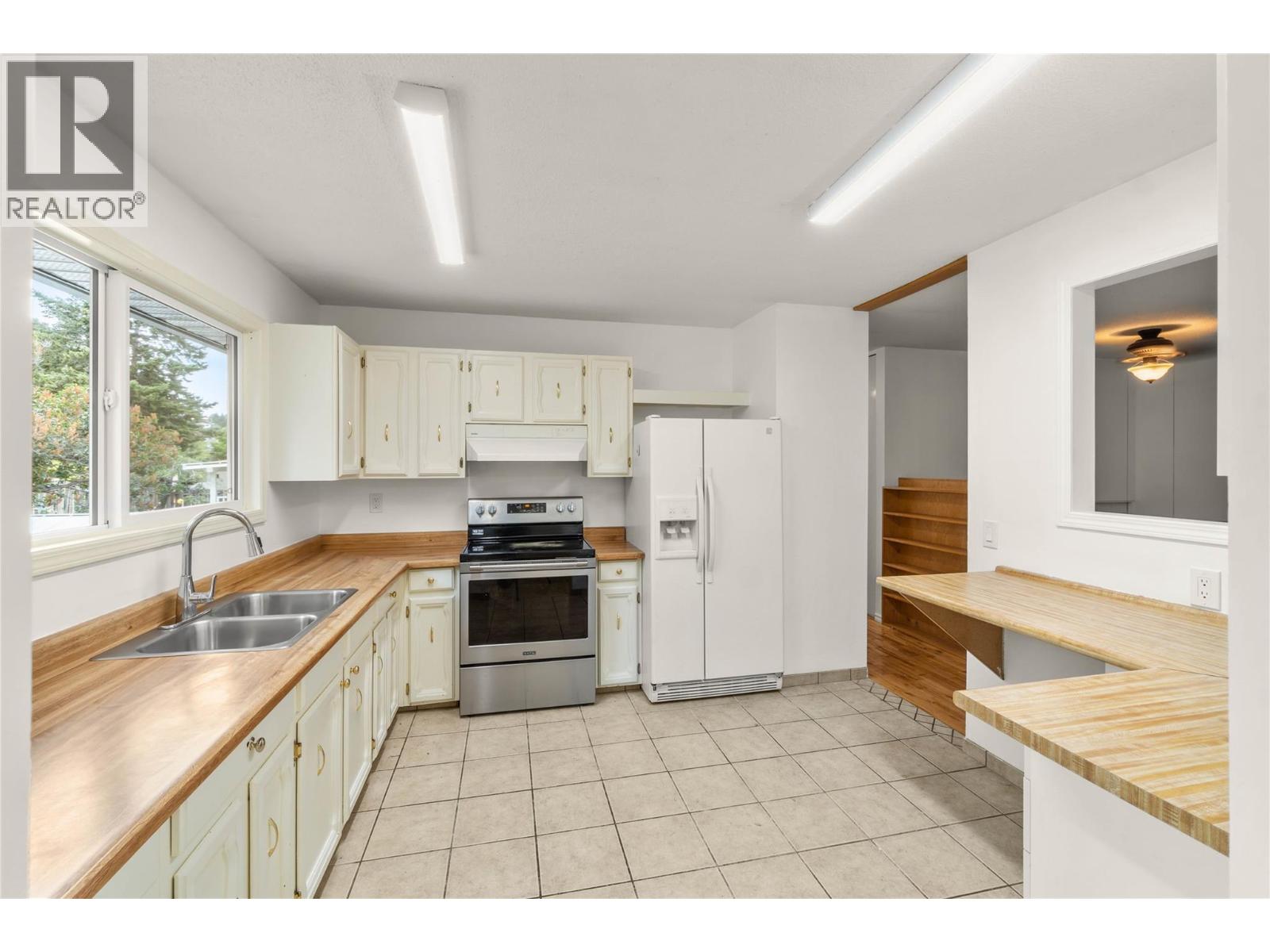 135 Silverthrone Crescent - 7