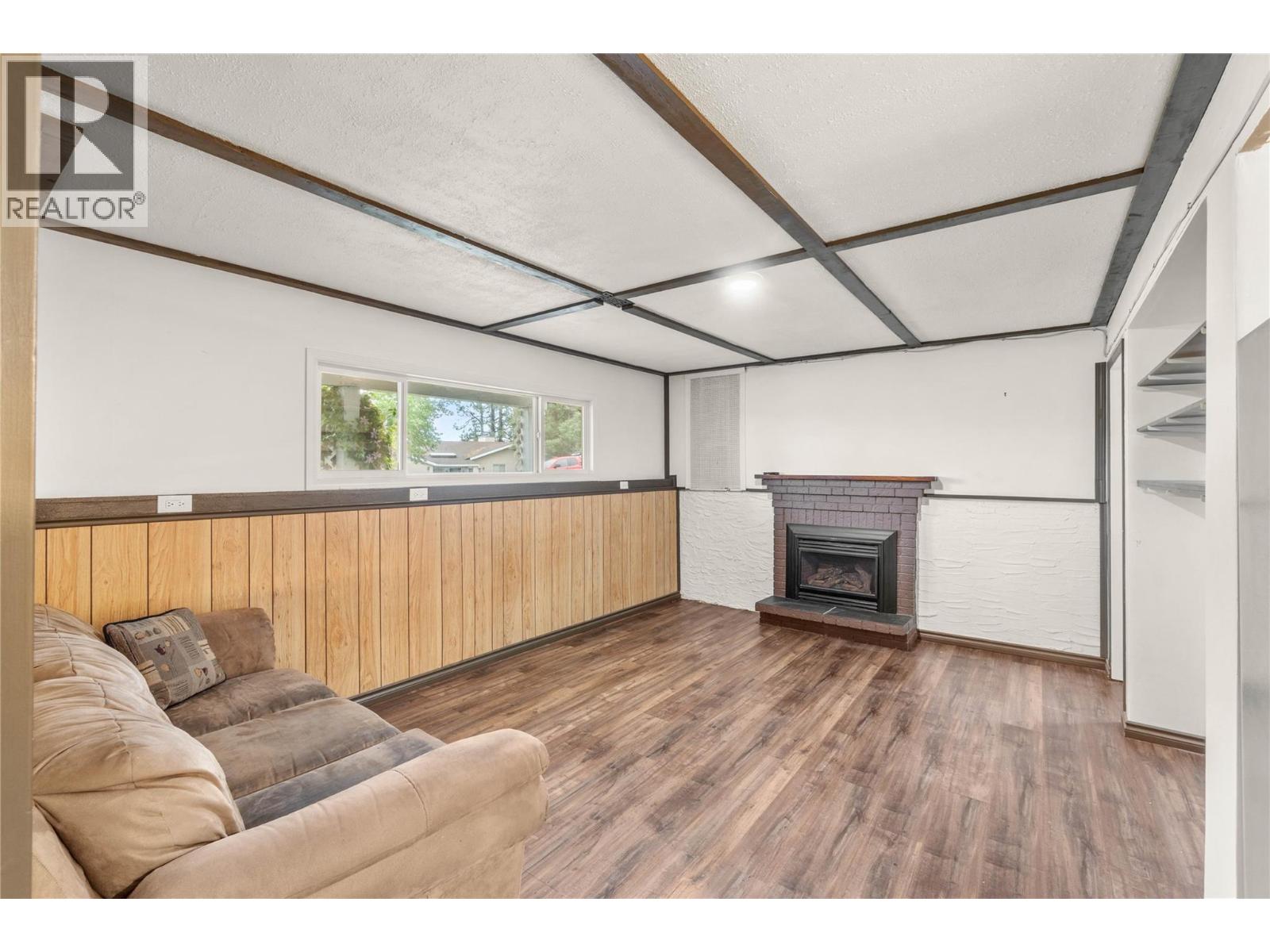 135 Silverthrone Crescent - 20