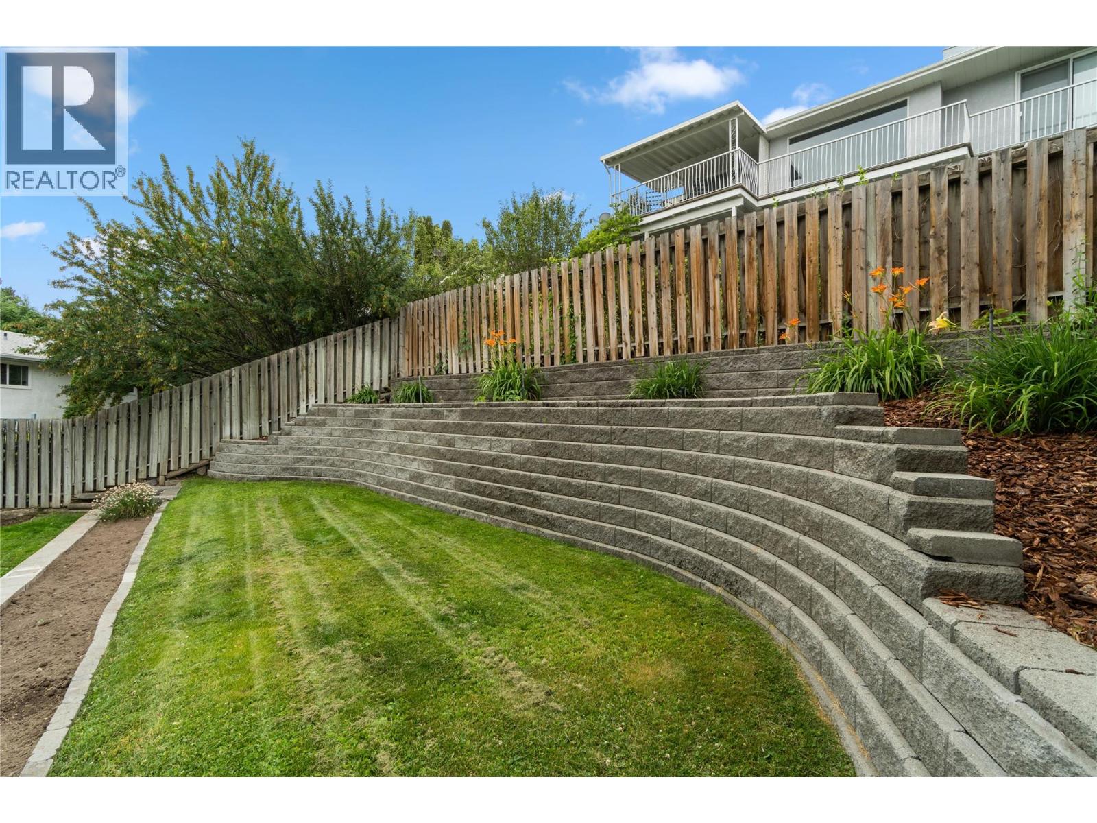 135 Silverthrone Crescent - 28