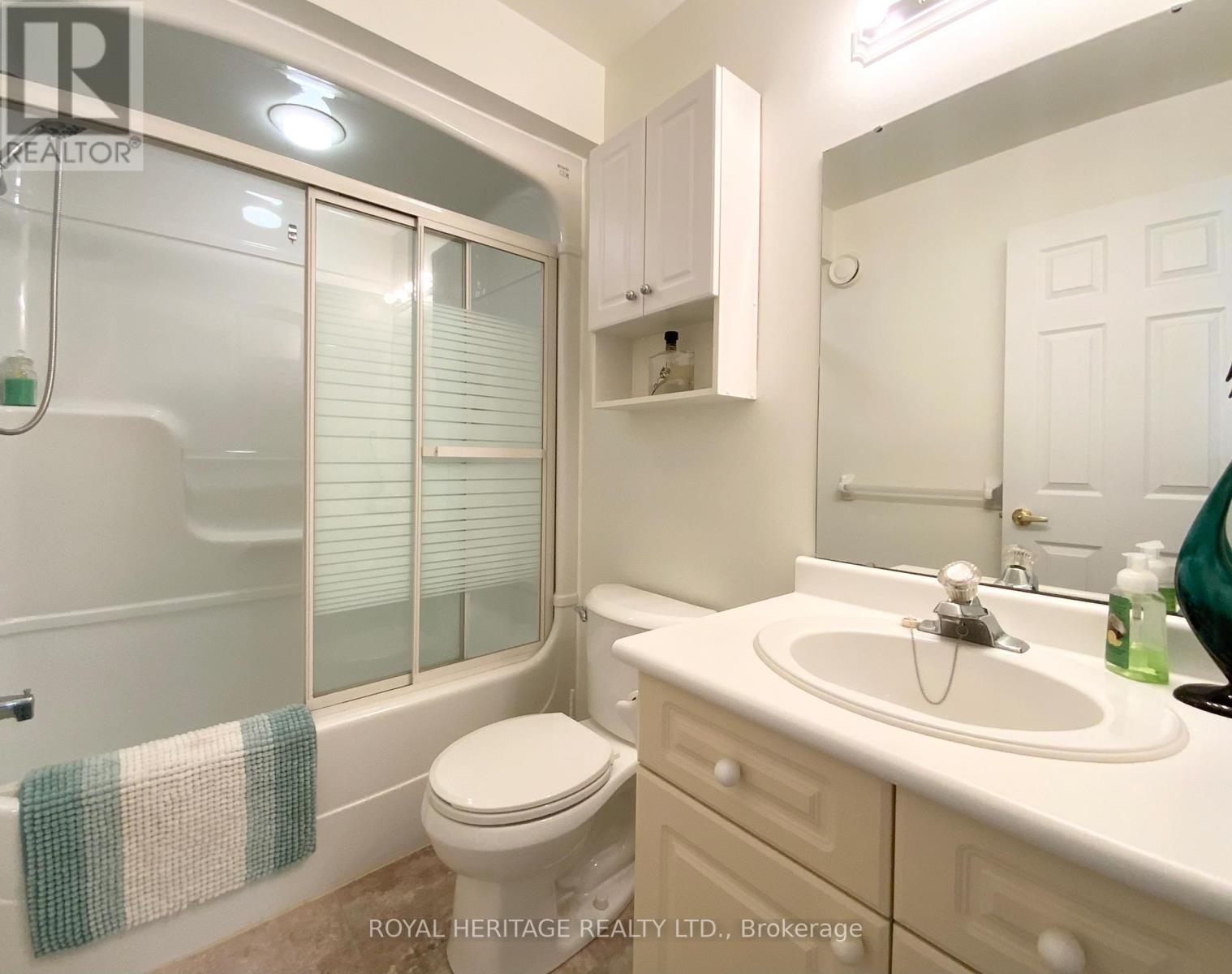 25 HILLVIEW DRIVE - 14
