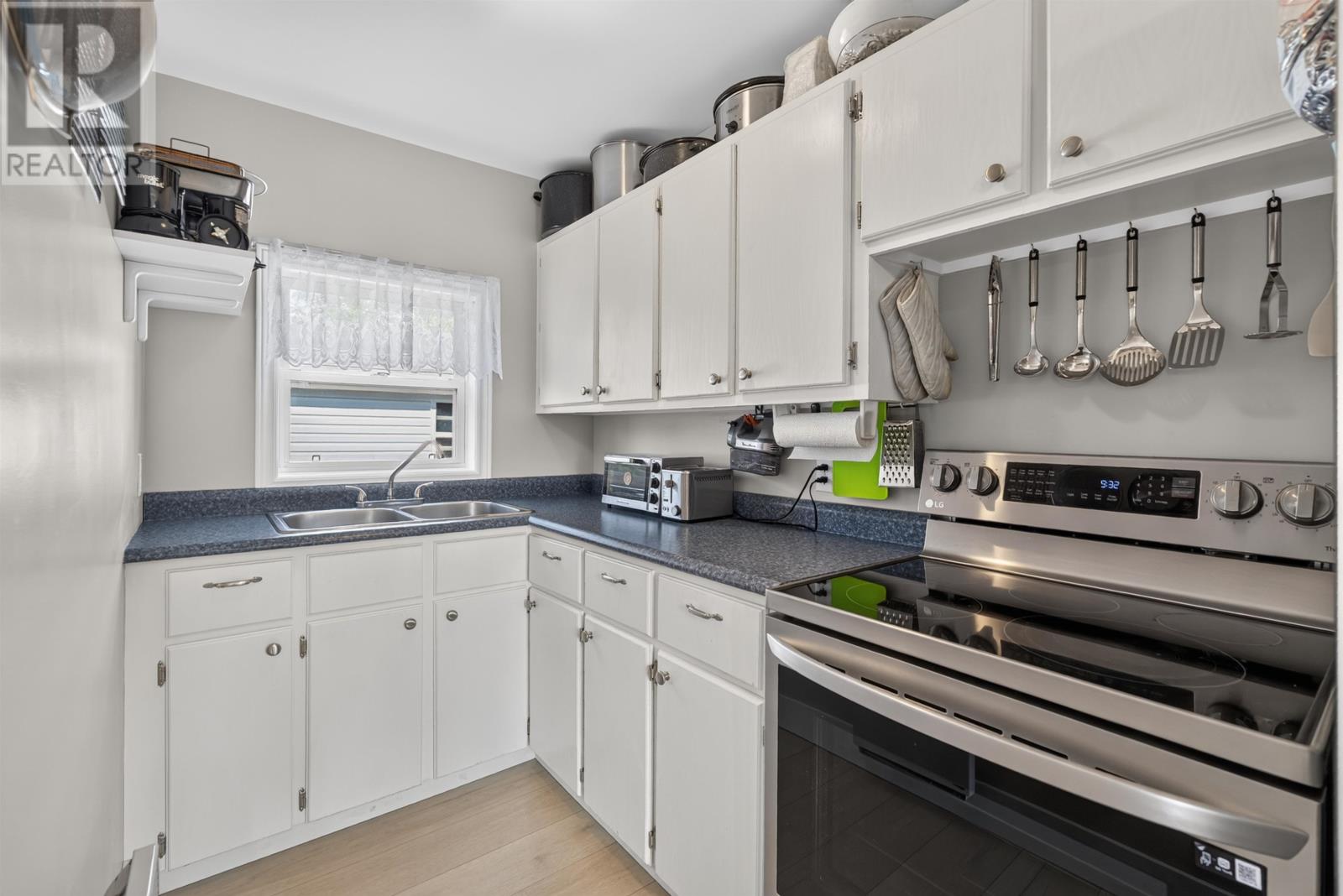 830 Main Street - 18