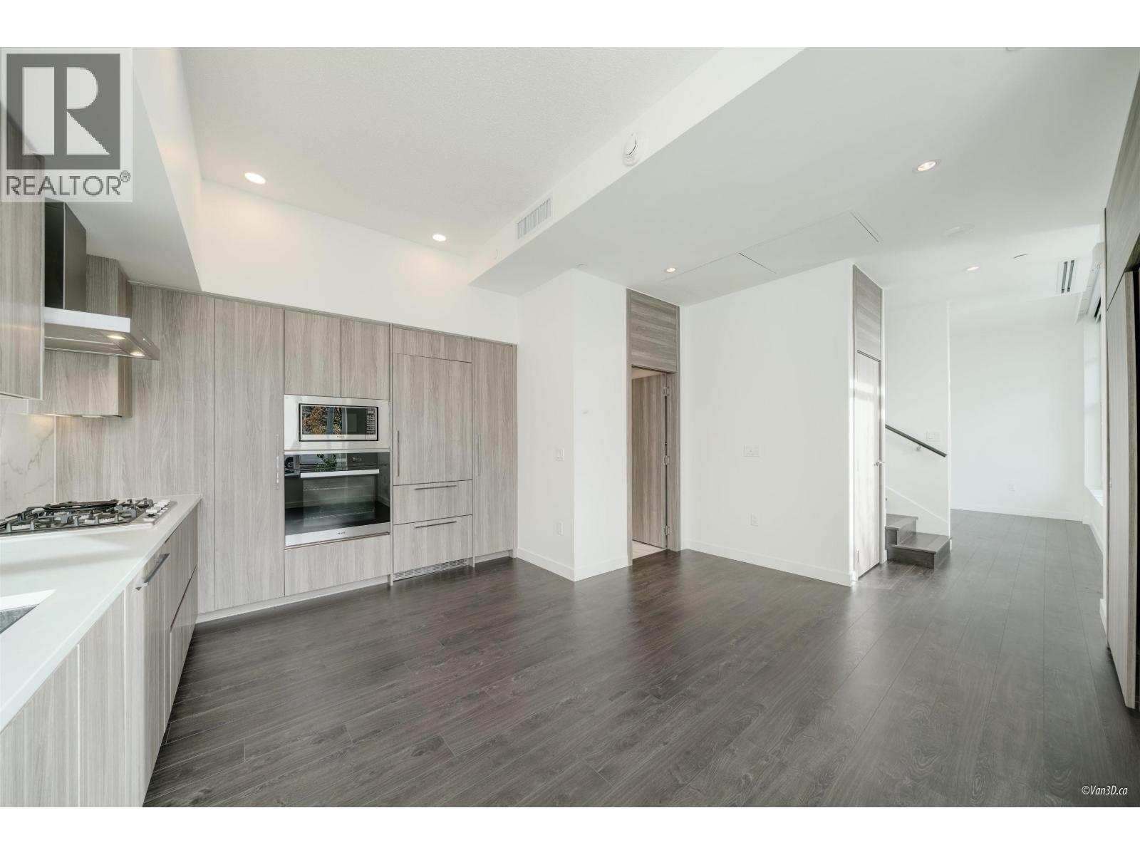 #TH-03-8555 CAPSTAN Way, Richmond