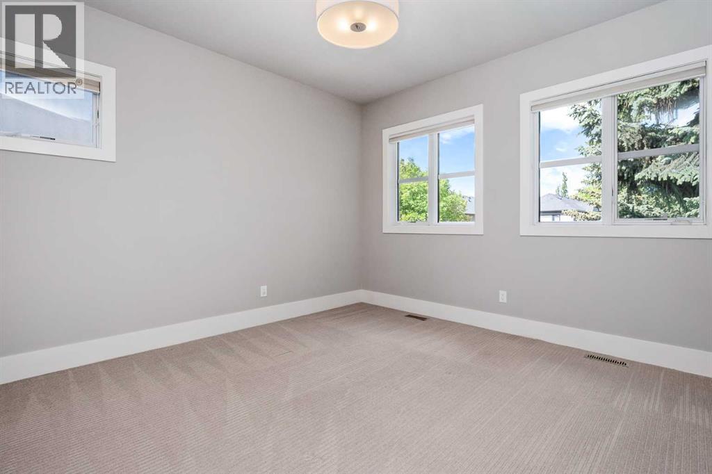 5024 21 Street SW - 30