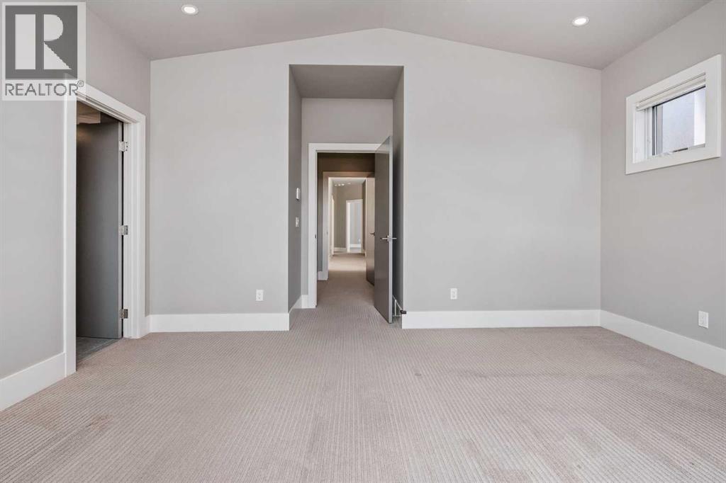 5024 21 Street SW - 27